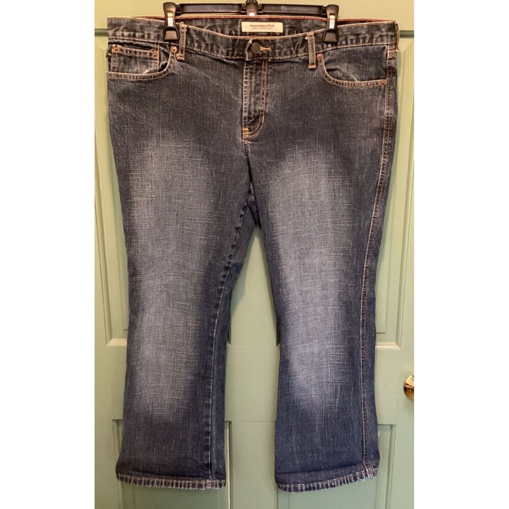 Y2K Abercrombie & Fitch Women's Dark Wash Capri Cropped Jeans